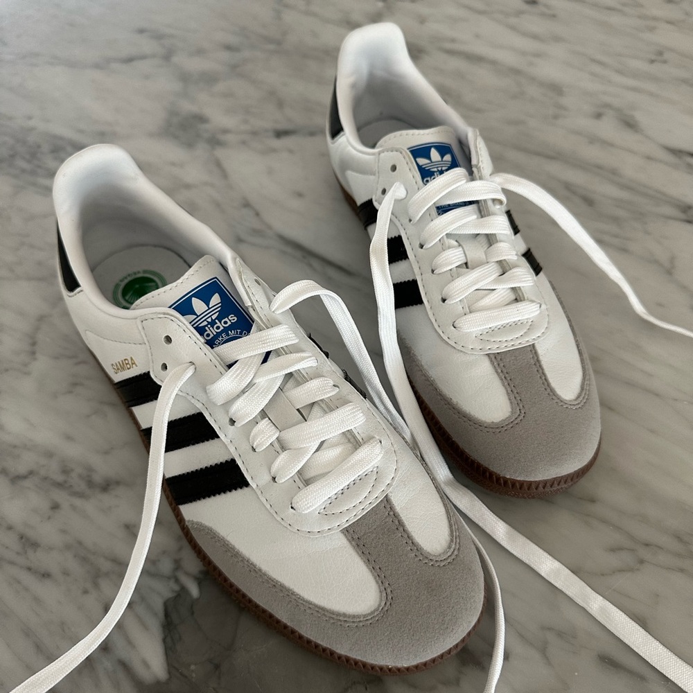 Women’s Adidas Samba. Size 6.5